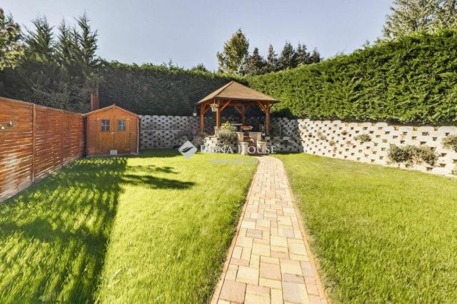 Eladó családi ház, Pomázon 218.5 M Ft, 3 szobás