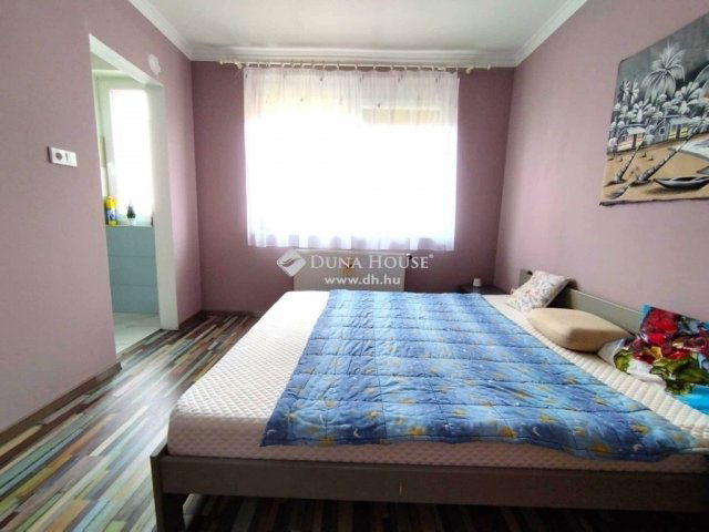 Eladó családi ház, Mohácson 70 M Ft, 4 szobás
