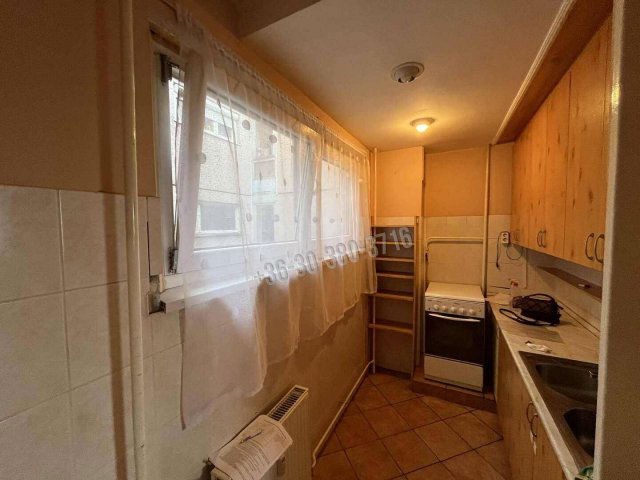 Eladó panellakás, Dunaújvárosban 34.9 M Ft, 1+2 szobás