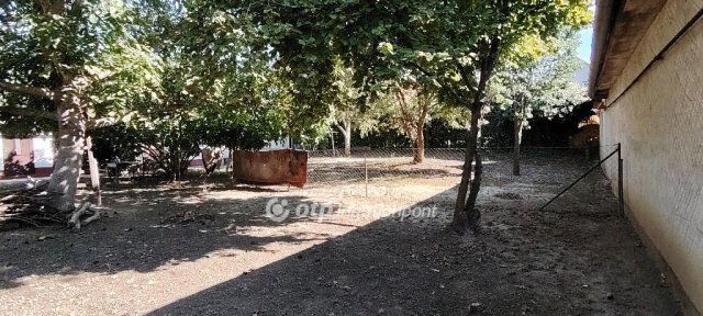 Eladó családi ház, Szentesen 23 M Ft, 3 szobás