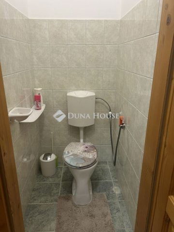 Eladó téglalakás, Pécsett 69.9 M Ft, 2 szobás