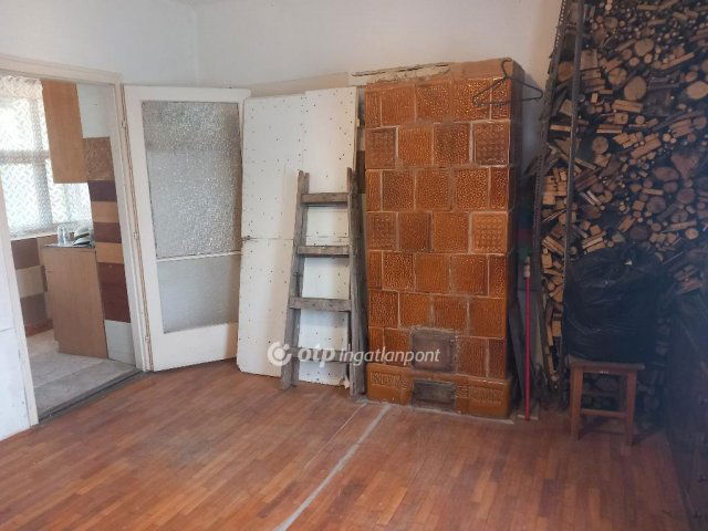 Eladó családi ház, Mikepércsen 32.9 M Ft, 2 szobás