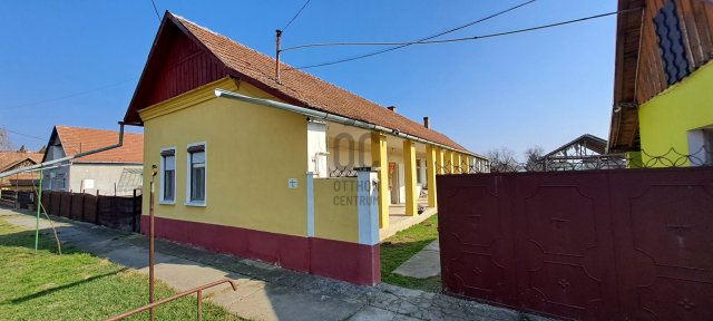 Eladó családi ház, Pitvaroson 12.5 M Ft, 3 szobás