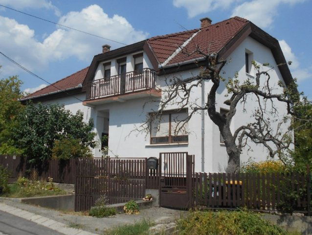Eladó családi ház, Budaörsön 155 M Ft, 5 szobás