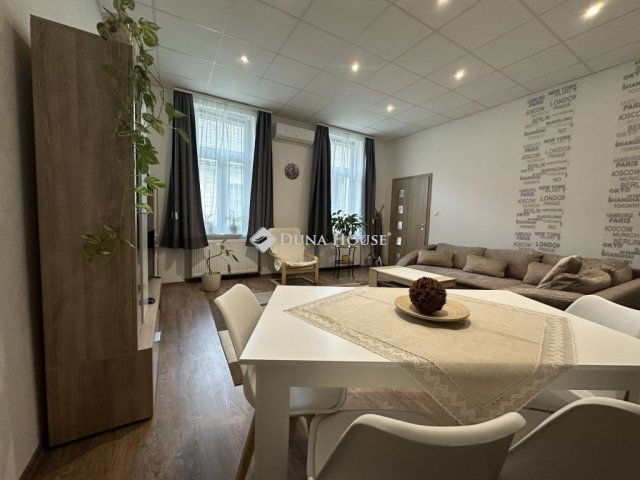 Eladó téglalakás, Budapesten, VIII. kerületben 89 M Ft, 2 szobás