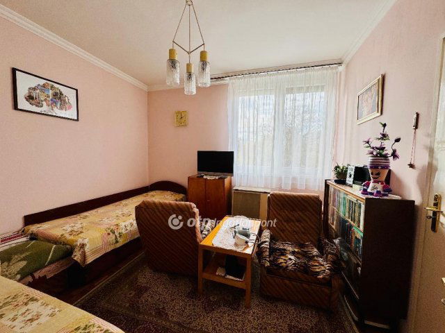 Eladó téglalakás, Debrecenben 64.9 M Ft, 2 szobás