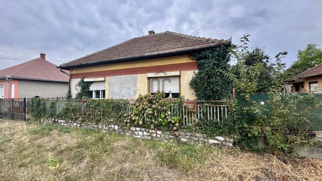 Eladó családi ház, Szihalmon 16.5 M Ft, 3 szobás