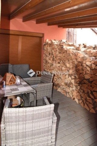 Eladó téglalakás, Pécsett 59.9 M Ft, 1+2 szobás