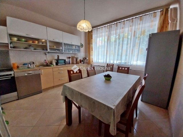 Eladó családi ház, Szegeden 184.9 M Ft, 4+1 szobás