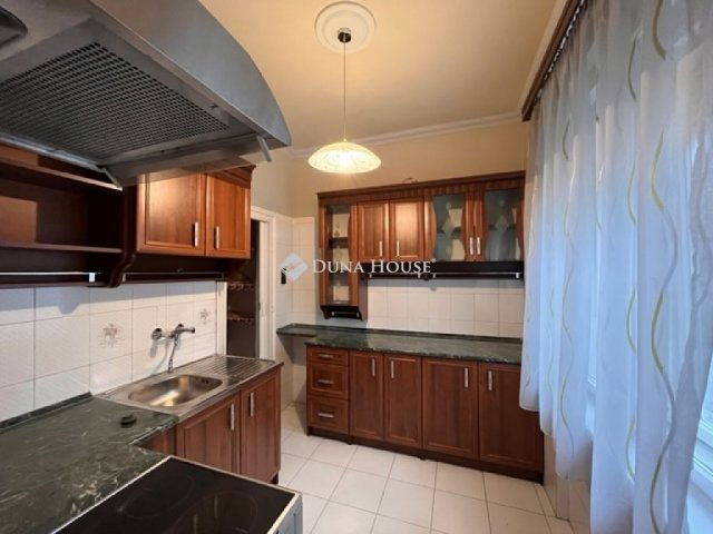 Eladó téglalakás, Kecskeméten 49.99 M Ft, 2 szobás