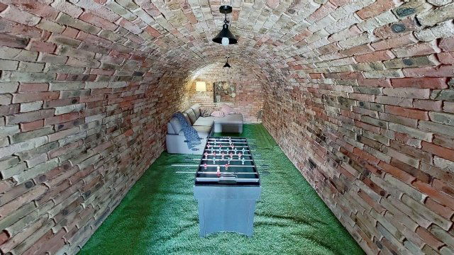 Eladó családi ház, Mohácson 98 M Ft, 5+2 szobás