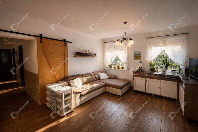 Eladó családi ház, Úrhidán 89.9 M Ft, 4 szobás