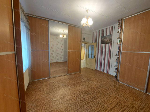 Eladó családi ház, Tarjánon 79.9 M Ft, 2 szobás