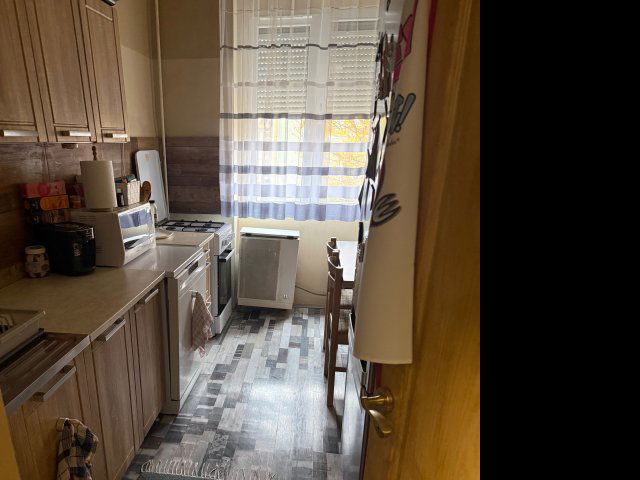 Eladó téglalakás, Komlón 26.2 M Ft, 2 szobás