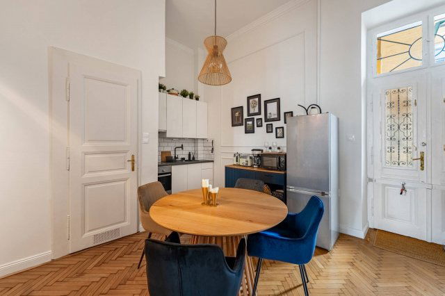 Eladó téglalakás, Budapesten, VII. kerületben 135 M Ft, 2 szobás