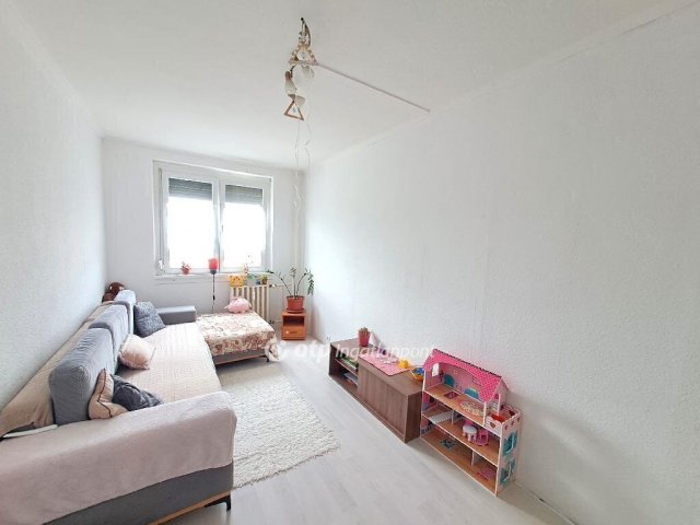 Eladó panellakás, Kecskeméten 47.5 M Ft, 2 szobás
