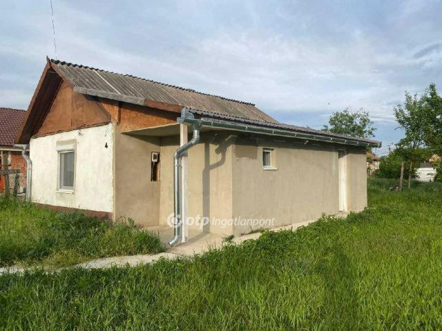 Eladó családi ház, Derecskén 10.5 M Ft, 1 szobás