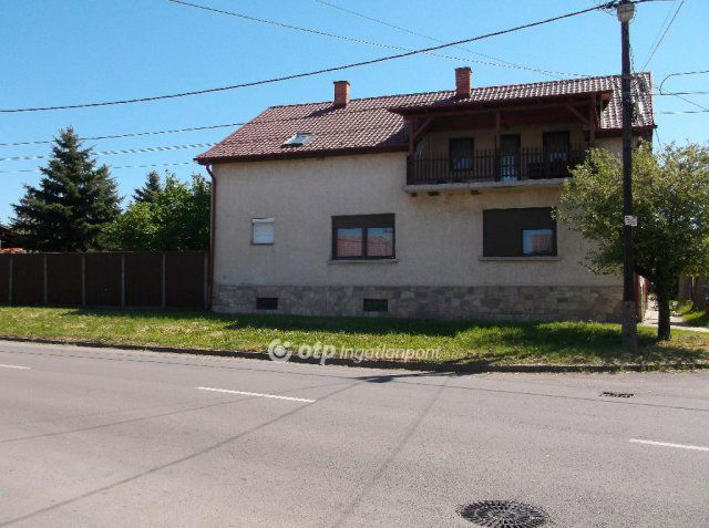 Eladó családi ház, Gyöngyösön 65 M Ft, 5+1 szobás