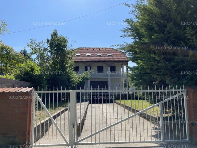 Eladó családi ház, Szigethalmon 114 M Ft, 9 szobás