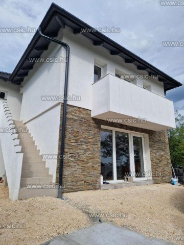 Eladó családi ház, Pomázon 150 M Ft, 5 szobás