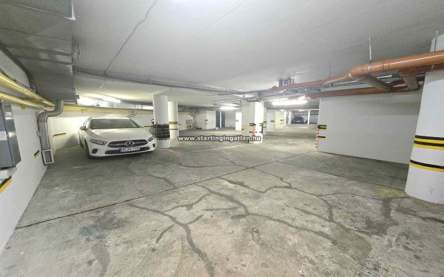 Eladó garázs, Budapesten, IX. kerületben, Angyal utcában 9.5 M Ft