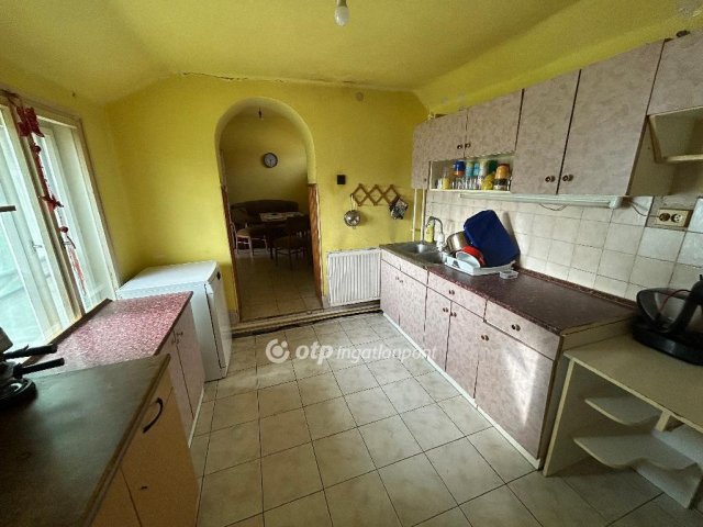 Eladó családi ház, Hajdúszováton 34 M Ft, 2 szobás