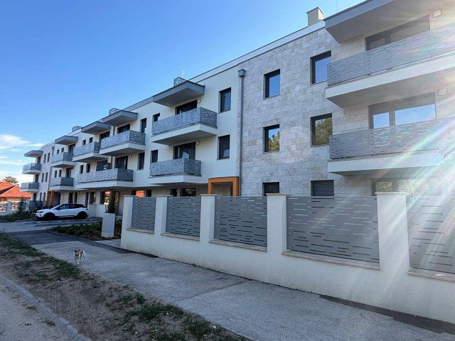Kiadó téglalakás, albérlet, Tatán 330 E Ft / hó, 3 szobás