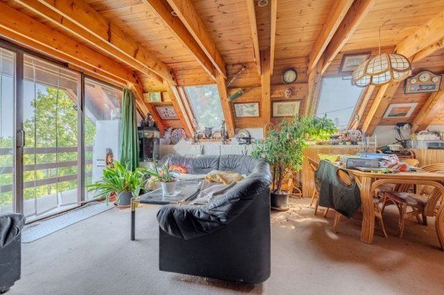 Eladó családi ház, Tahitótfalun 139.9 M Ft, 8 szobás
