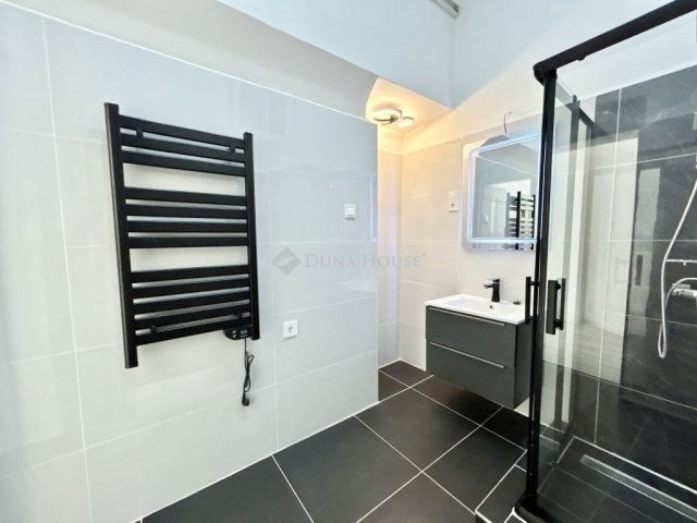 Eladó téglalakás, Budapesten, VII. kerületben 79.9 M Ft