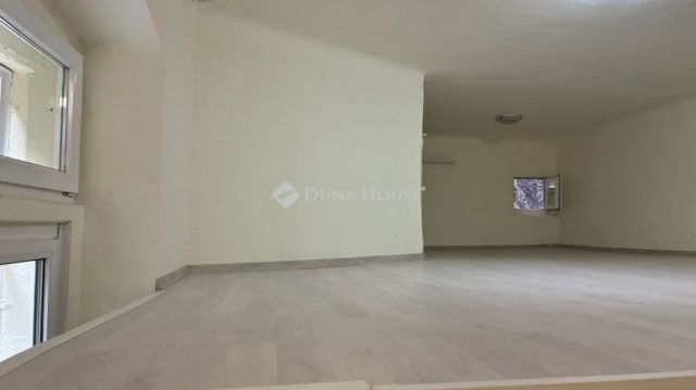 Eladó téglalakás, Budapesten, VIII. kerületben 45 M Ft, 2 szobás