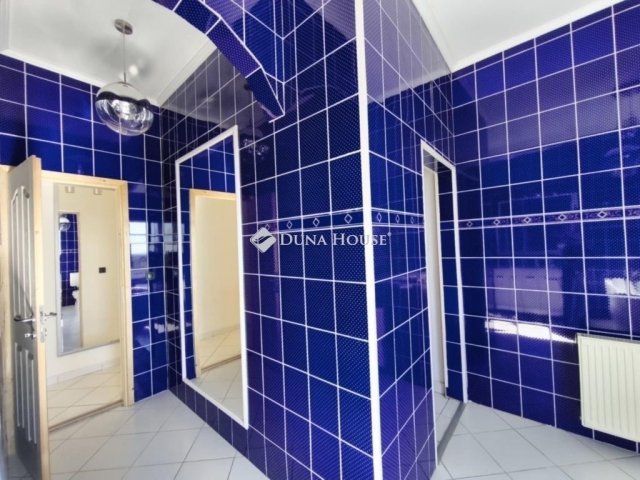 Eladó családi ház, Szentendrén 135 M Ft, 5 szobás