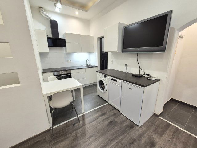 Kiadó téglalakás, albérlet, VII. kerületben, Rózsa utcában