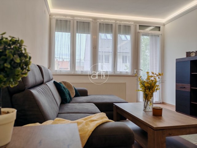 Kiadó téglalakás, albérlet, Szegeden, Fűrész utcában