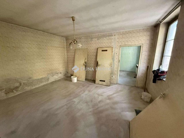 Eladó téglalakás, Mosonmagyaróváron 14.99 M Ft, 3 szobás