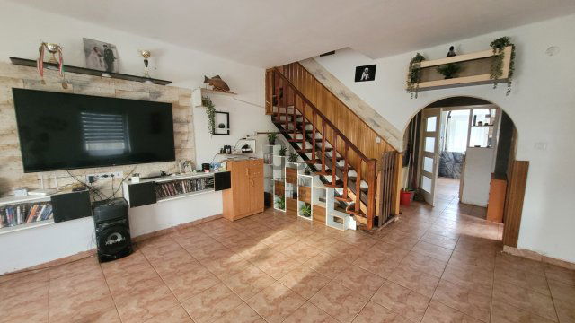 Eladó családi ház, Pápán 52.9 M Ft, 4 szobás