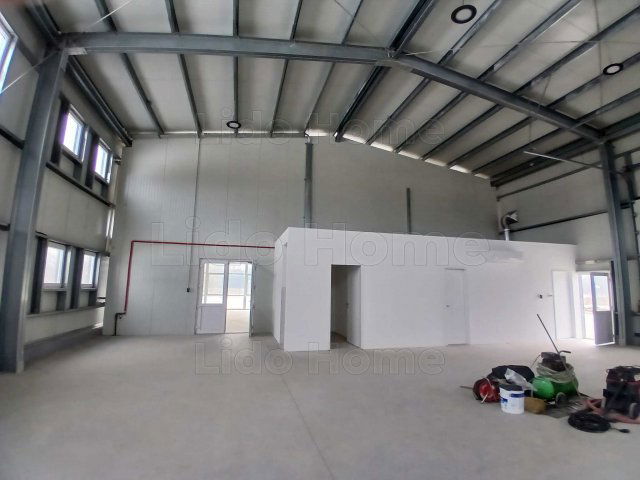 Kiadó ipari ingatlan, Vámosszabadin 2000 E Ft / hó, 3 szobás