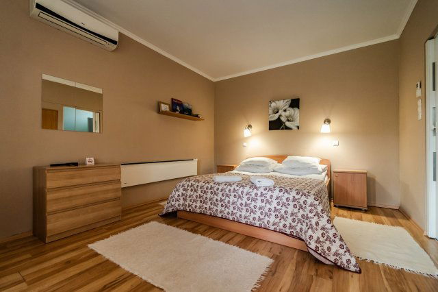 Eladó ikerház, Gyulán 74.8 M Ft, 3 szobás / költözzbe.hu