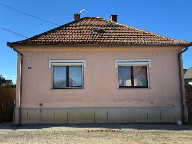 Eladó családi ház, Sárváron 75 M Ft, 4 szobás