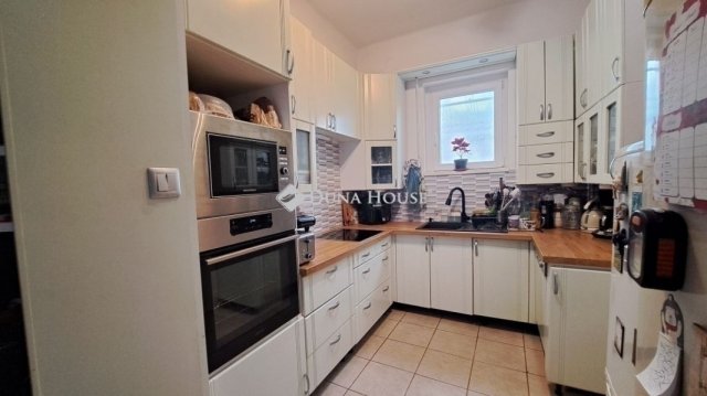 Eladó családi ház, Vecsésen 82.9 M Ft, 4 szobás