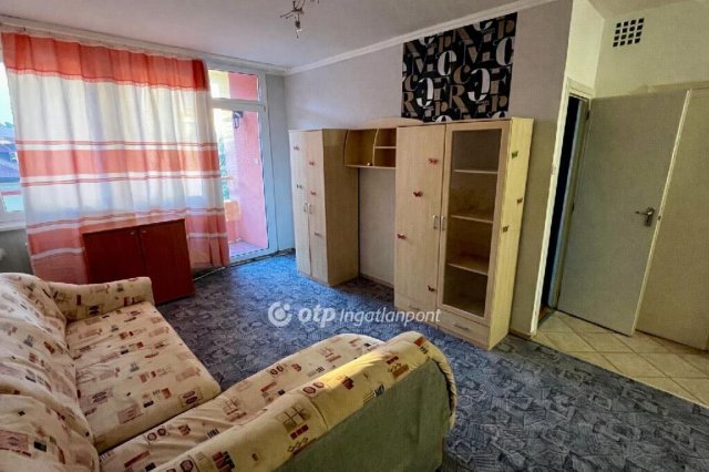 Eladó téglalakás, Egerben 53 M Ft, 2+1 szobás