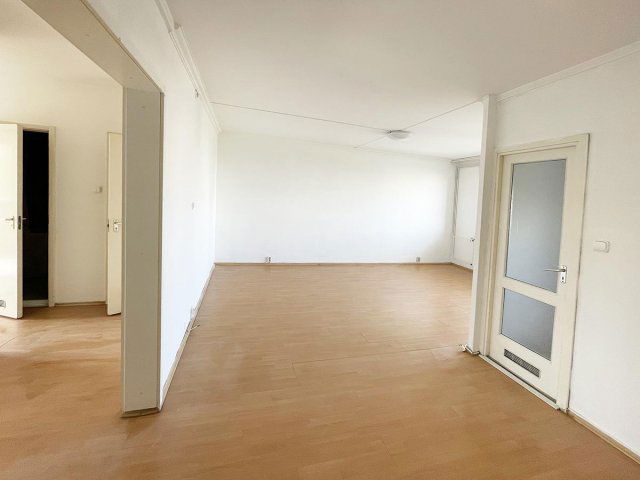 Kiadó panellakás, albérlet, Budaörsön 280 E Ft / hó, 4 szobás