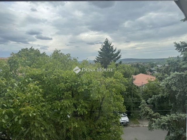 Eladó családi ház, Budakeszin 179.9 M Ft, 1 szobás