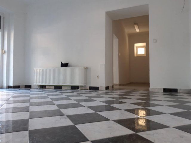 Kiadó üzlethelyiség, Nyíregyházán 170 E Ft / hó, 3 szobás