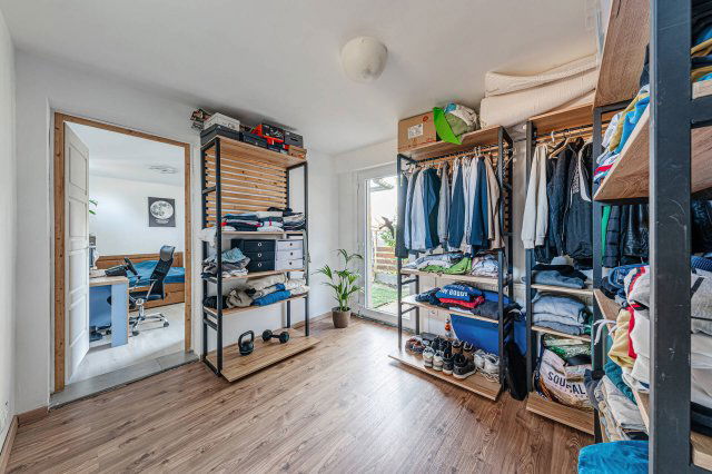 Eladó családi ház, Szigetszentmiklóson 76.9 M Ft, 5 szobás