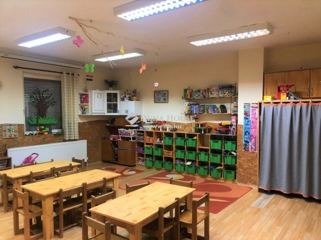 Eladó családi ház, Halásztelken 295 M Ft, 8 szobás