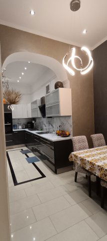 Eladó téglalakás, Budapesten, VI. kerületben 132.5 M Ft