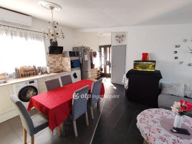 Eladó családi ház, Dömsödön 53.9 M Ft, 3 szobás