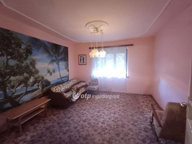 Eladó családi ház, Érpatakon 8 M Ft, 2 szobás