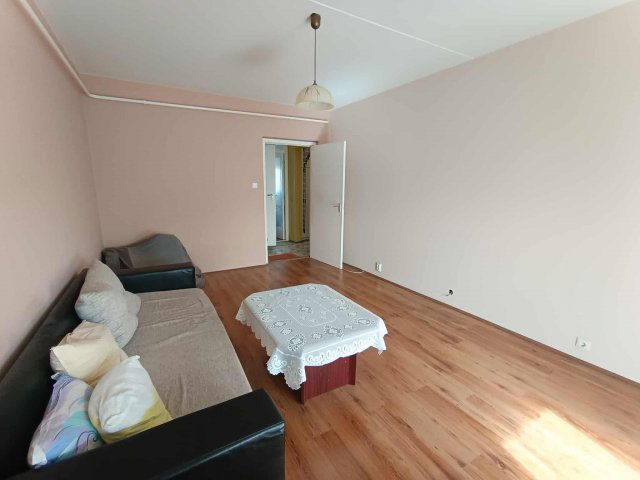 Eladó panellakás, Komlón, Hegyhát utcában 17.9 M Ft, 2+1 szobás