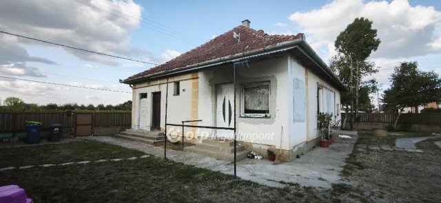 Eladó családi ház, Nyírkátán 27.5 M Ft, 2+1 szobás